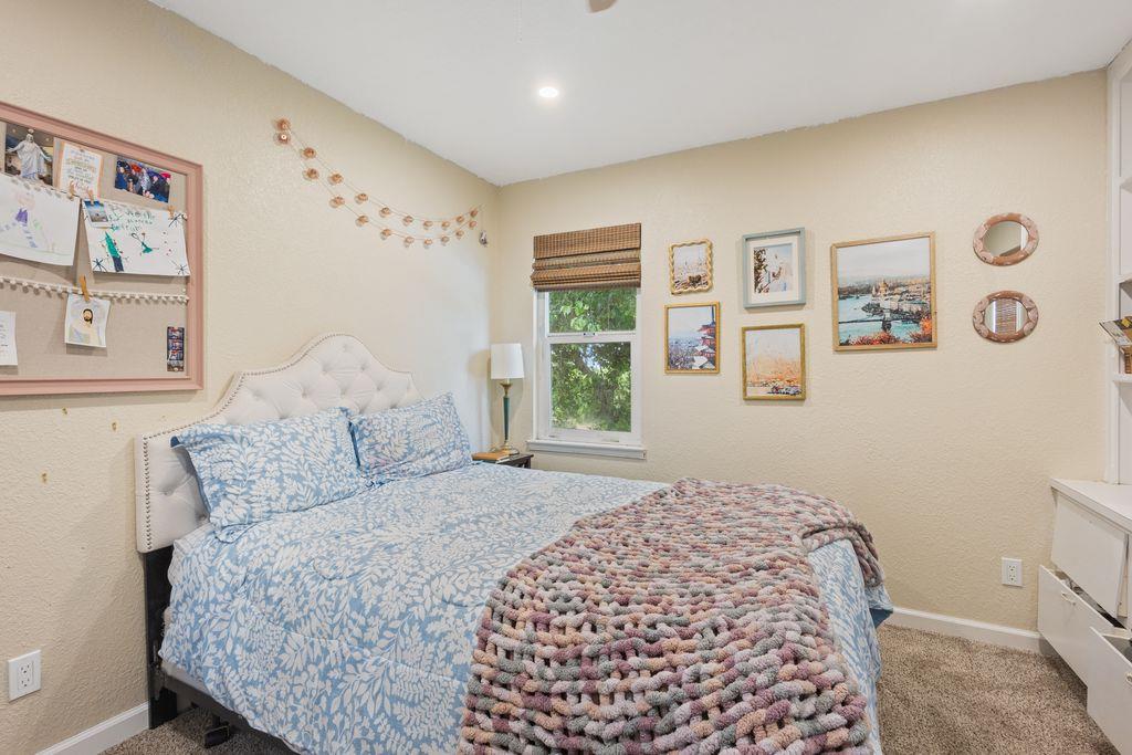 13513 Vineyard Rd, Waterford, CA 95386