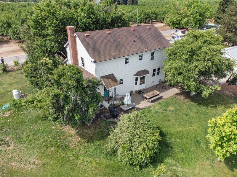 13513 Vineyard Rd, Waterford, CA 95386