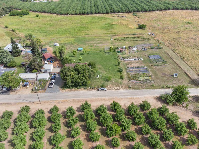13513 Vineyard Rd, Waterford, CA 95386