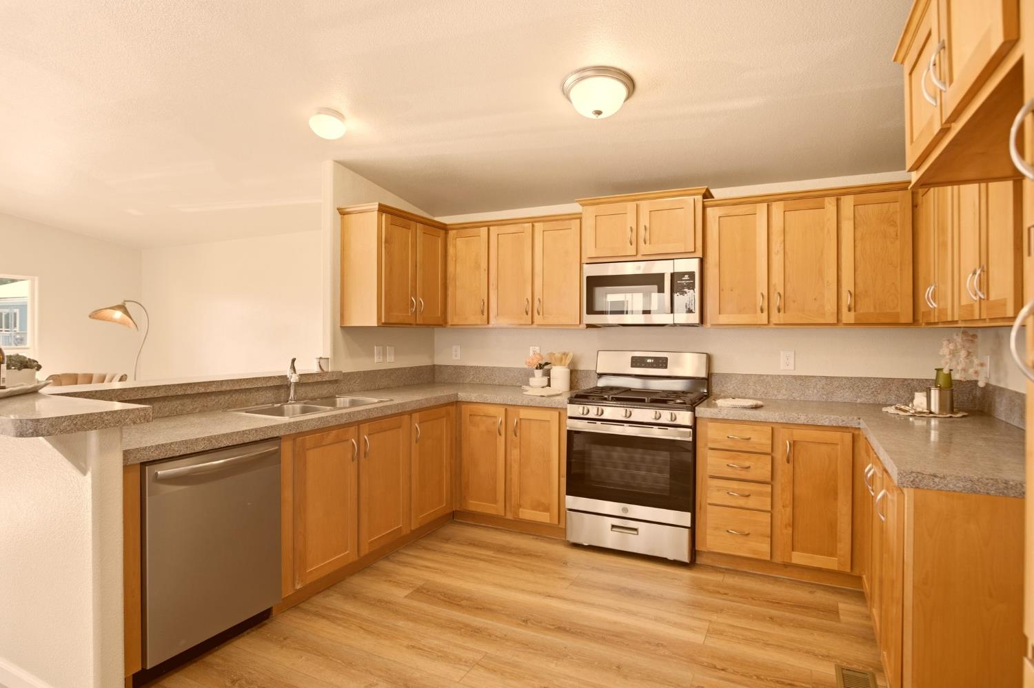 145 Dory Ln, Modesto, CA 95356