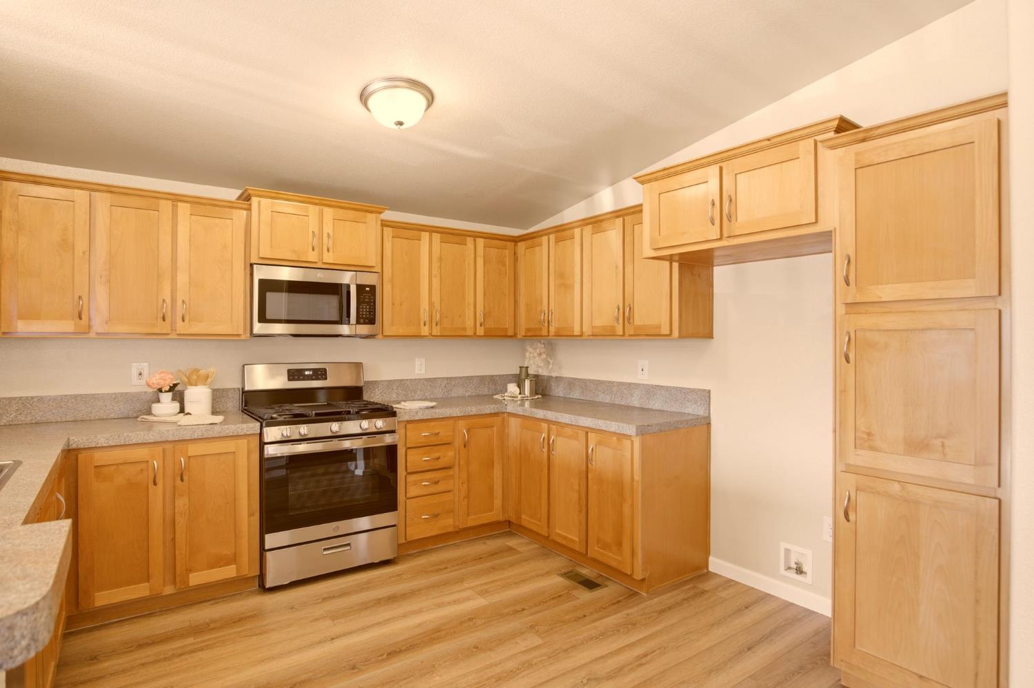 145 Dory Ln, Modesto, CA 95356
