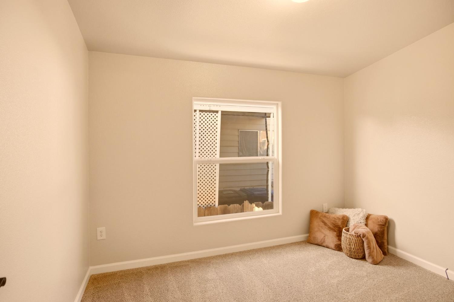 145 Dory Ln, Modesto, CA 95356