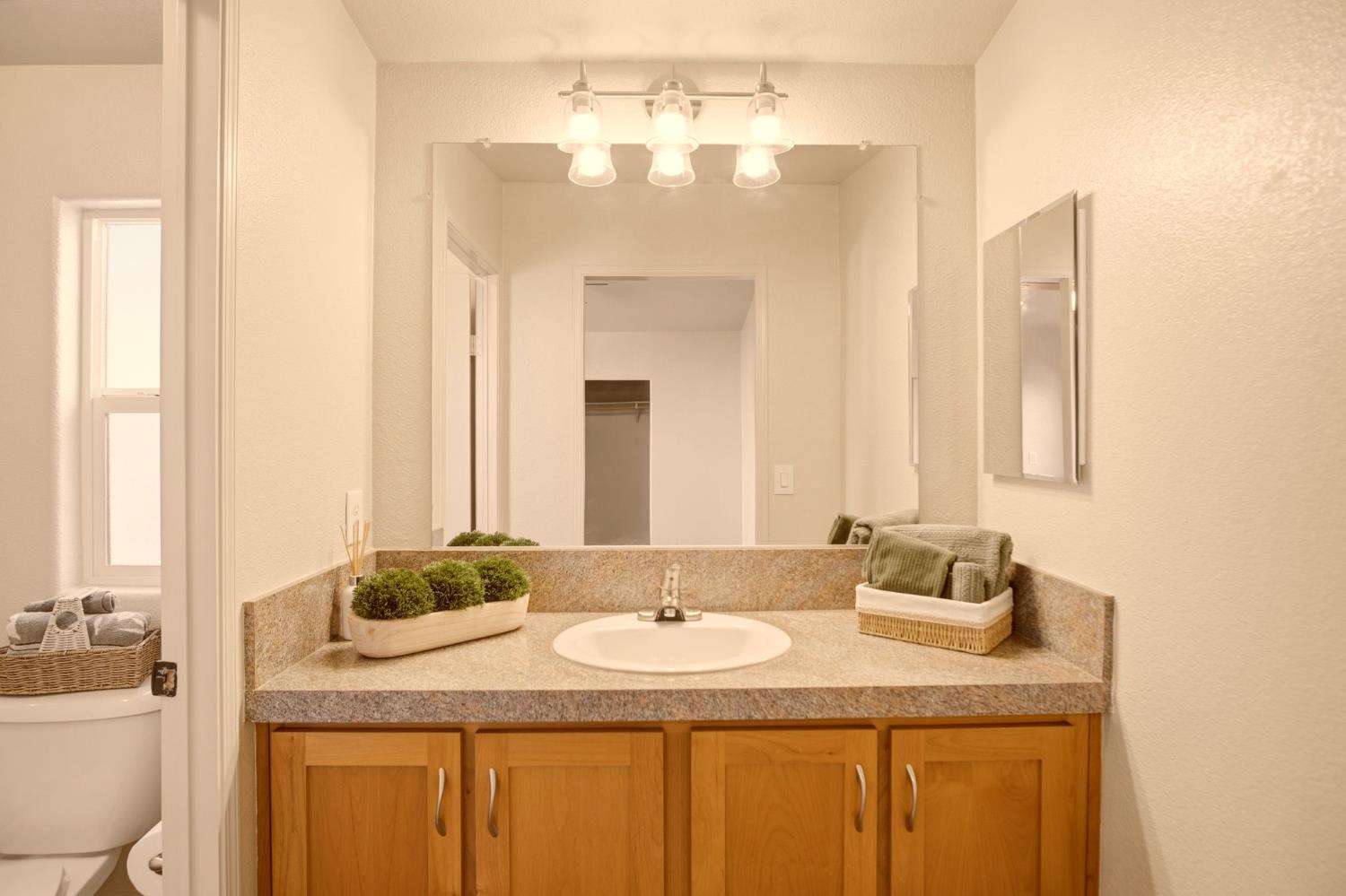 145 Dory Ln, Modesto, CA 95356
