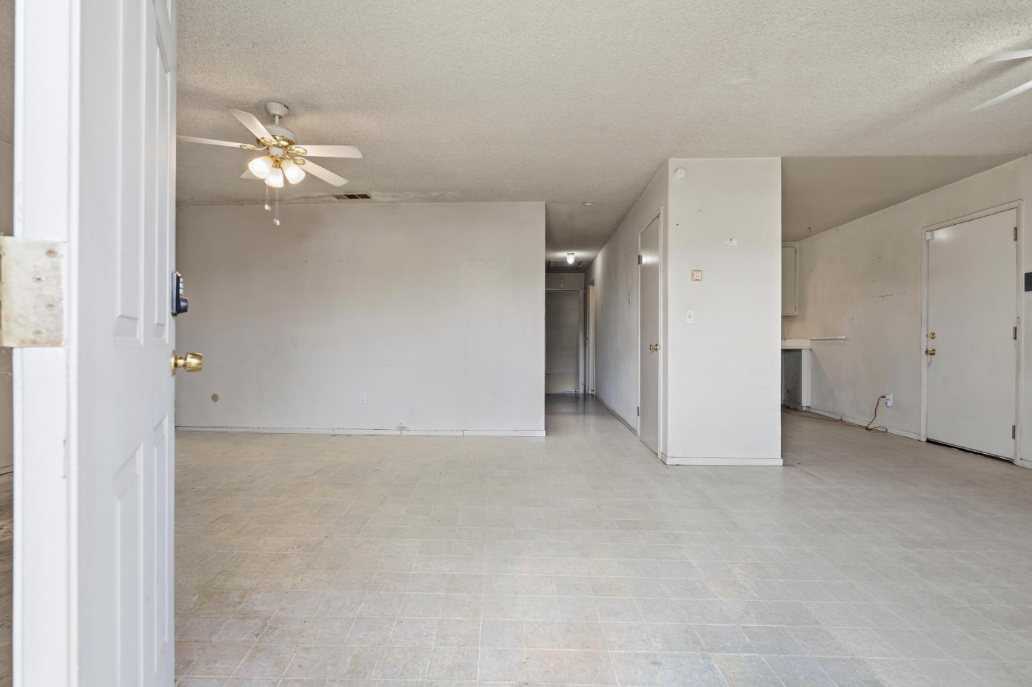 2817 5th St, Hughson, CA 95326