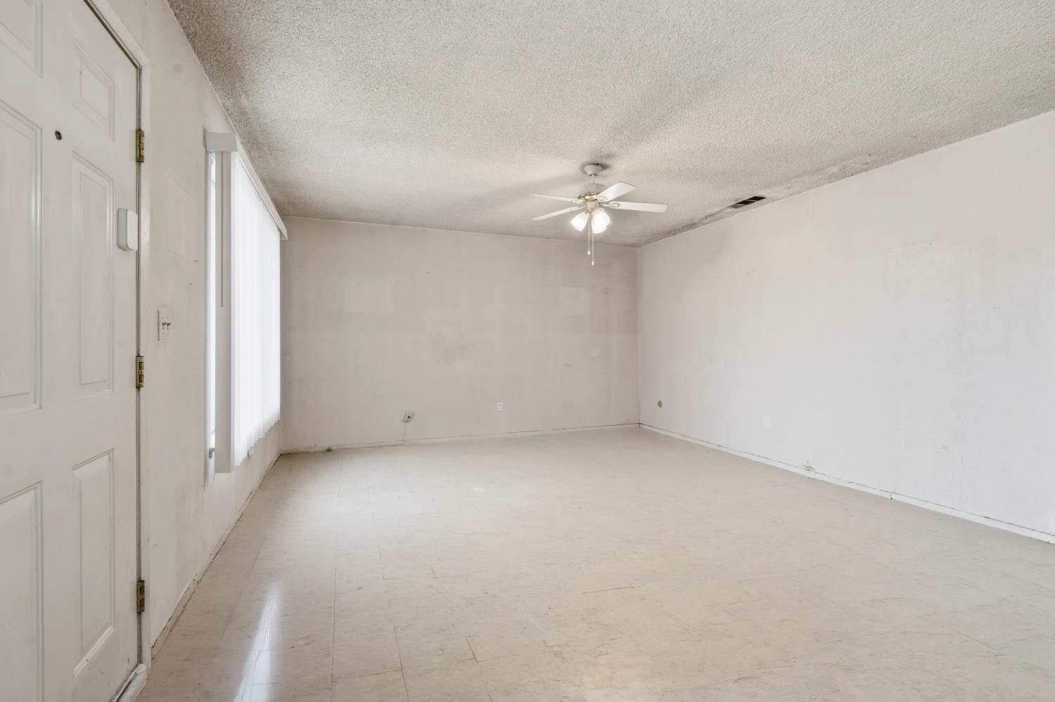 2817 5th St, Hughson, CA 95326