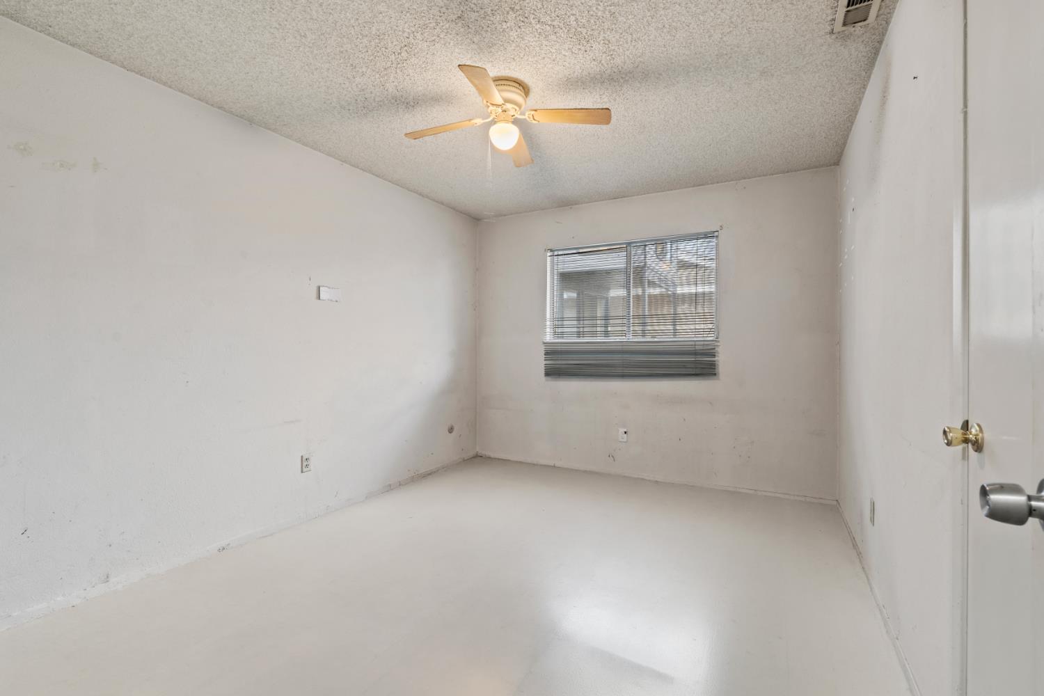 2817 5th St, Hughson, CA 95326