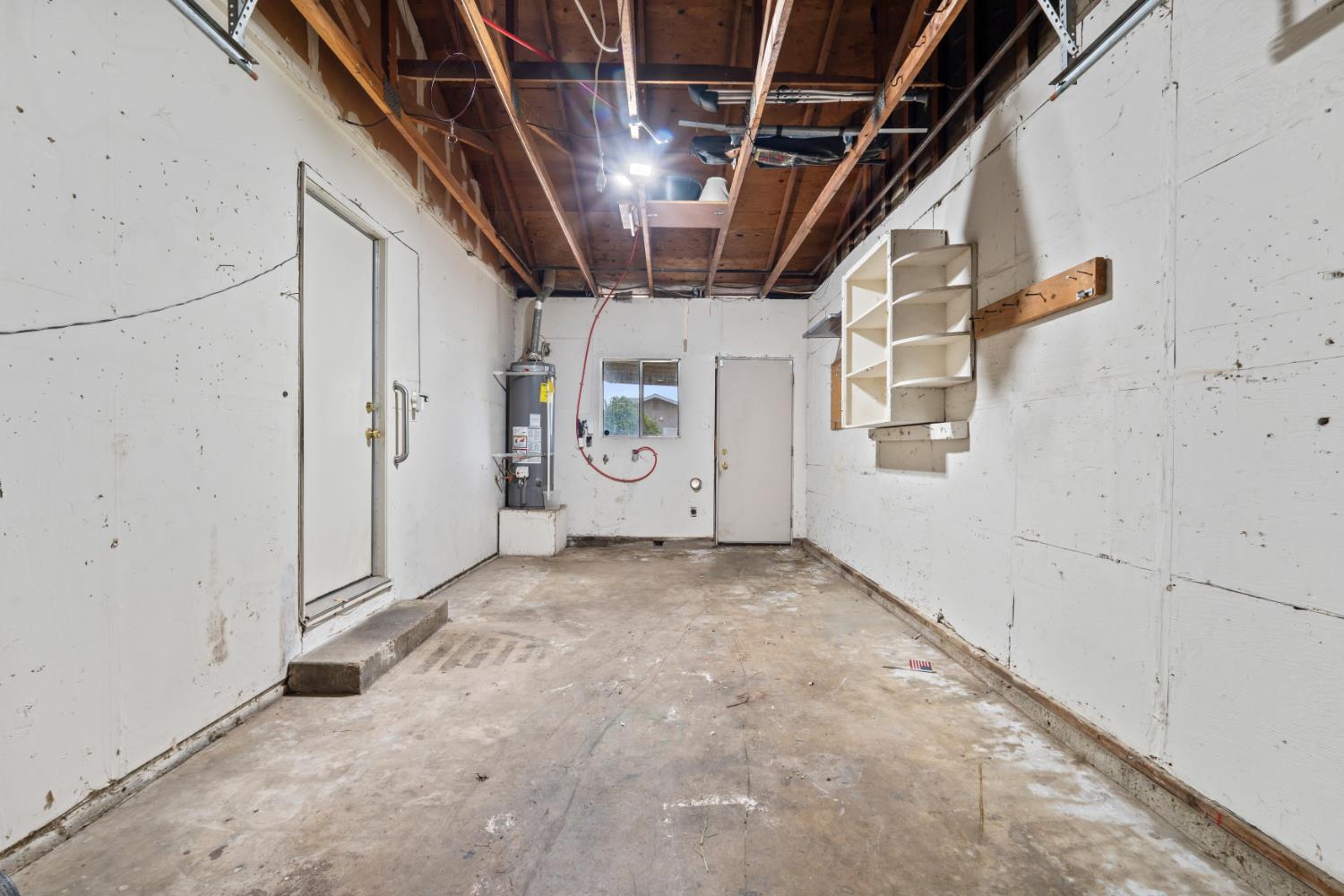 2817 5th St, Hughson, CA 95326