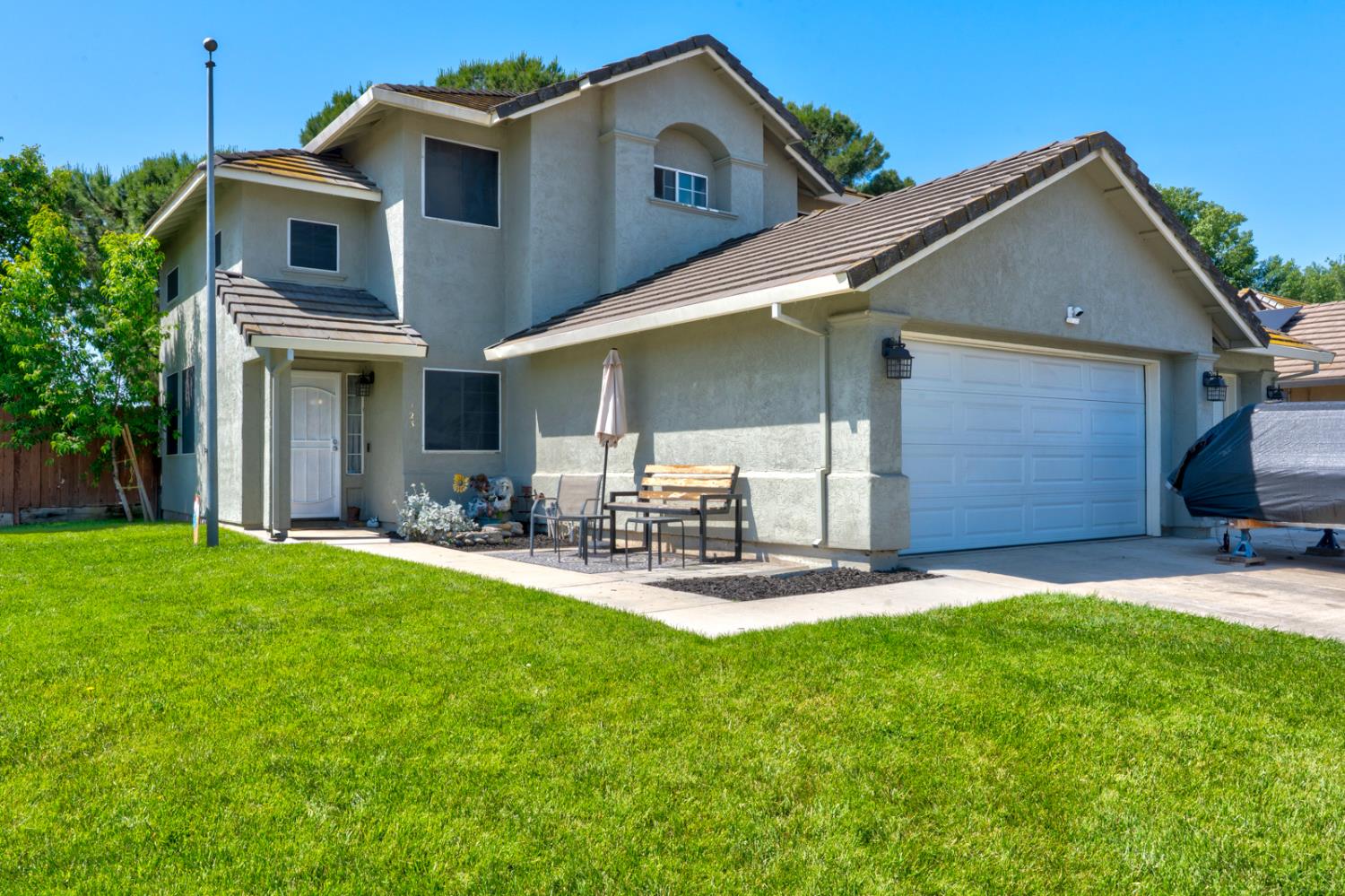 725 Mckinley St, Los Banos, CA 93635