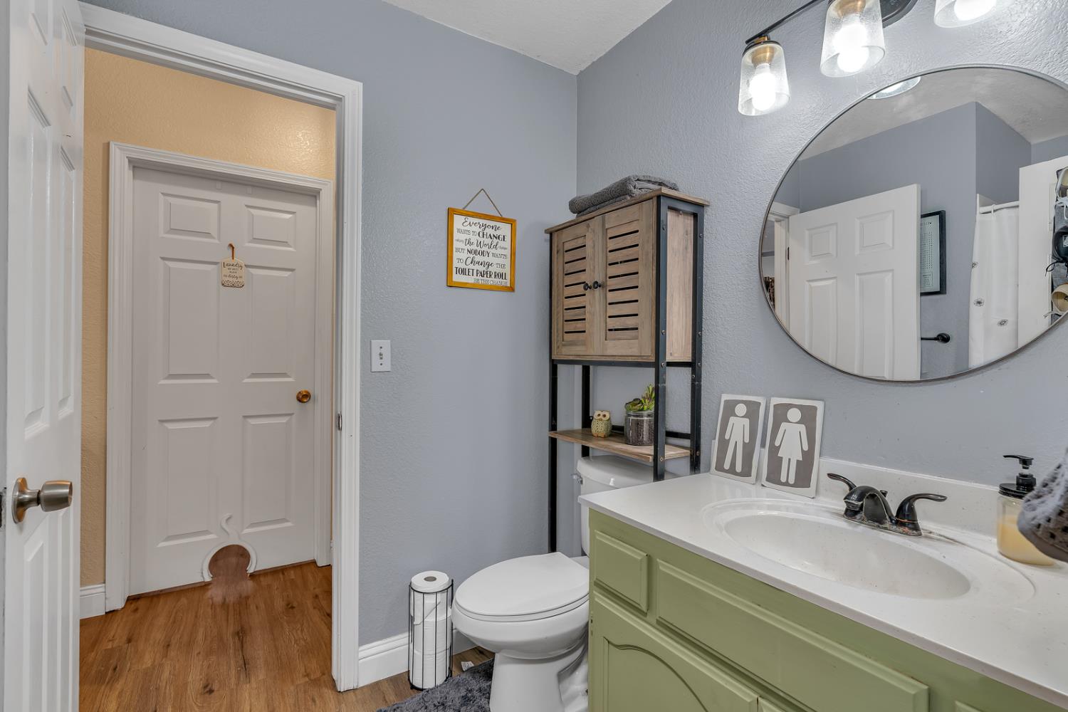 725 Mckinley St, Los Banos, CA 93635