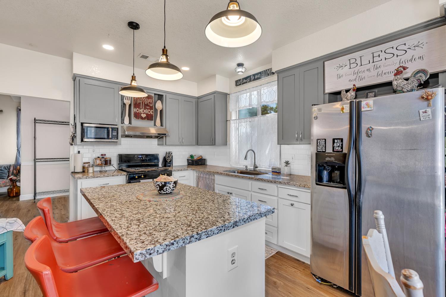 725 Mckinley St, Los Banos, CA 93635