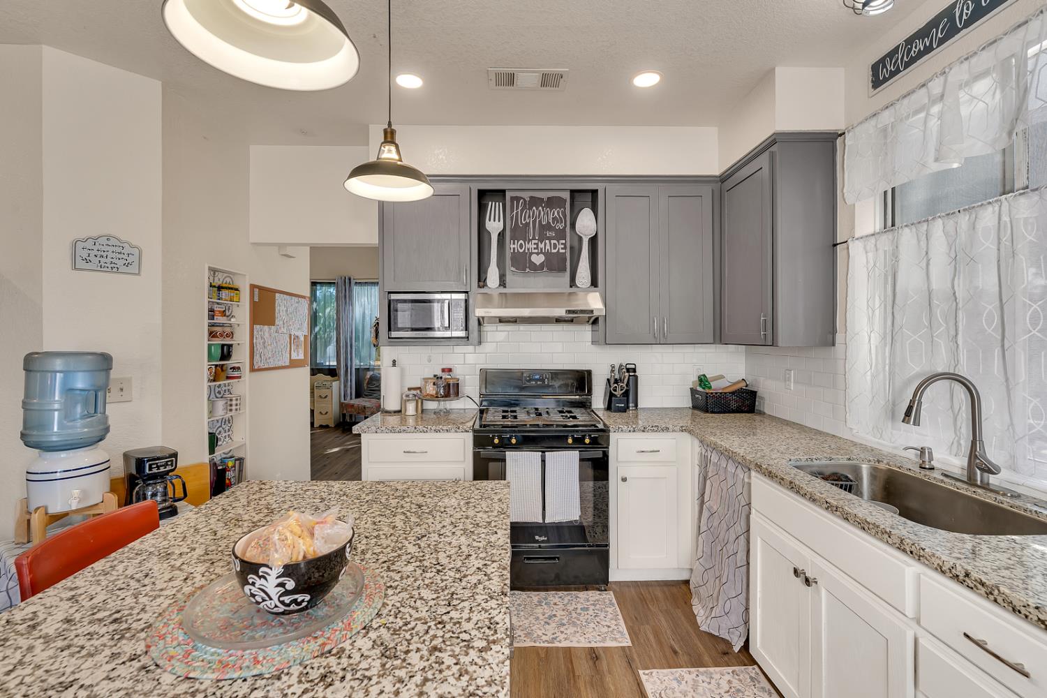 725 Mckinley St, Los Banos, CA 93635