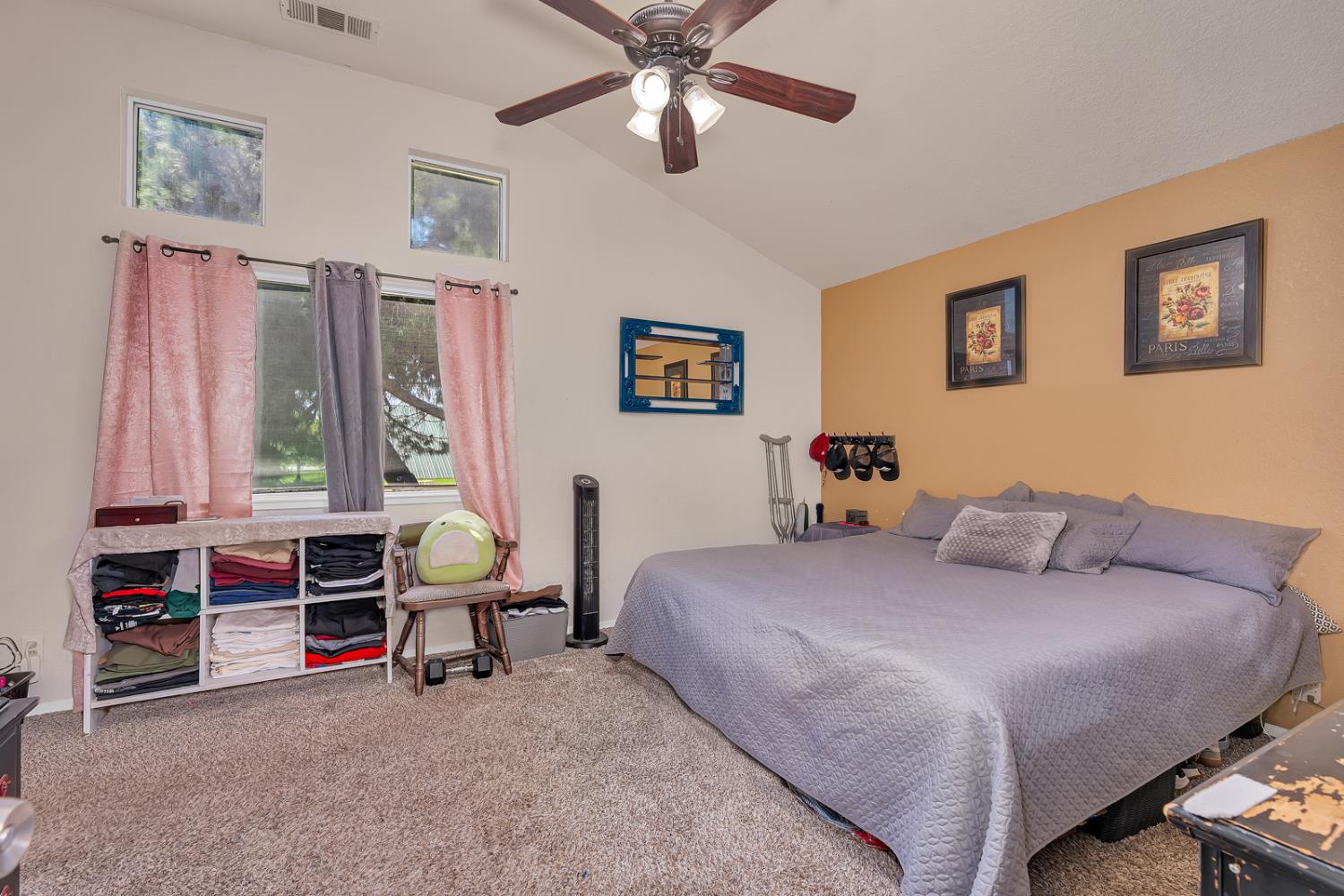 725 Mckinley St, Los Banos, CA 93635