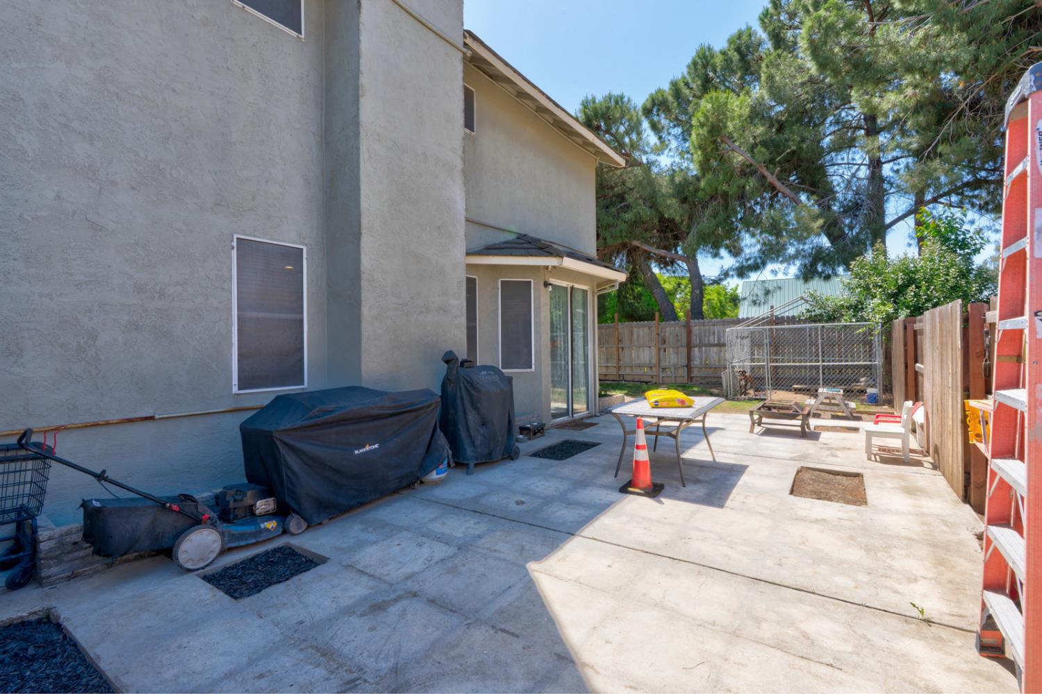 725 Mckinley St, Los Banos, CA 93635