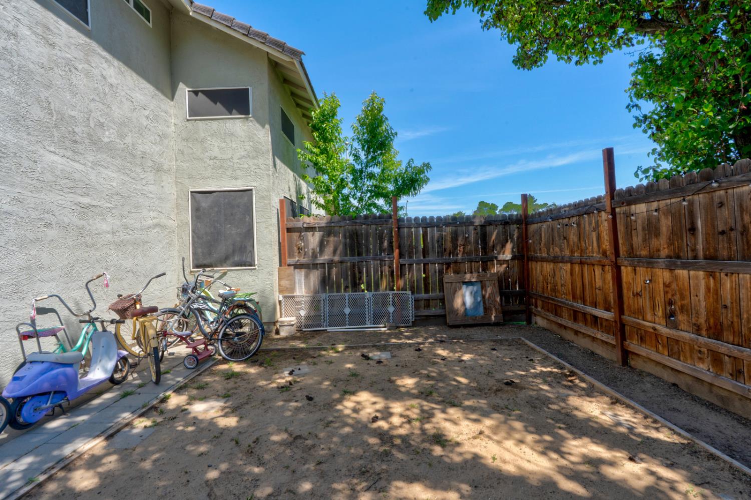 725 Mckinley St, Los Banos, CA 93635