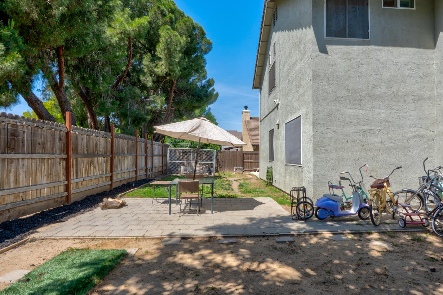 725 Mckinley St, Los Banos, CA 93635