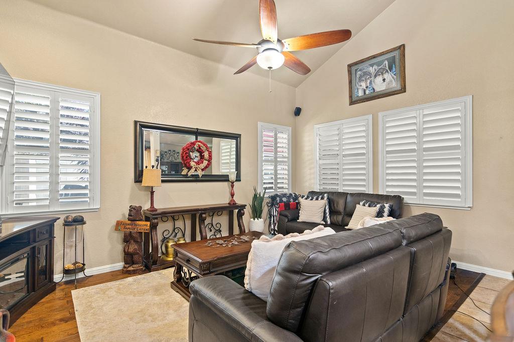 2749 Doubloon St, Riverbank, CA 95367