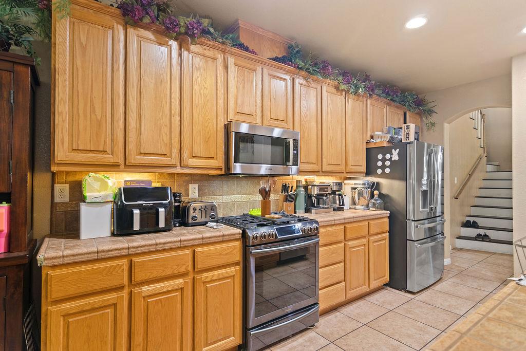2749 Doubloon St, Riverbank, CA 95367