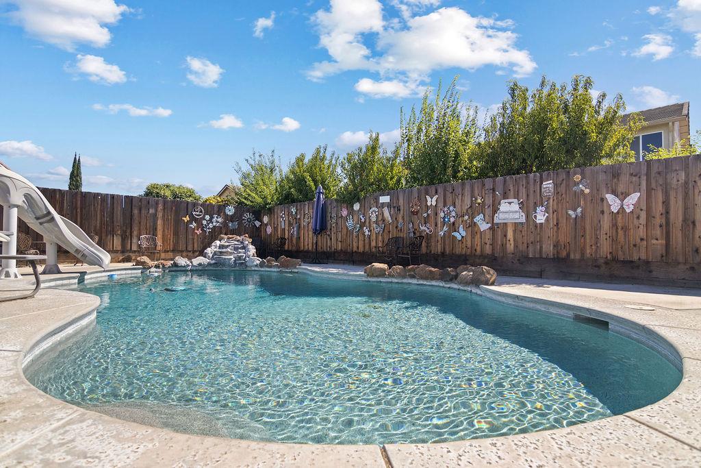 2749 Doubloon St, Riverbank, CA 95367