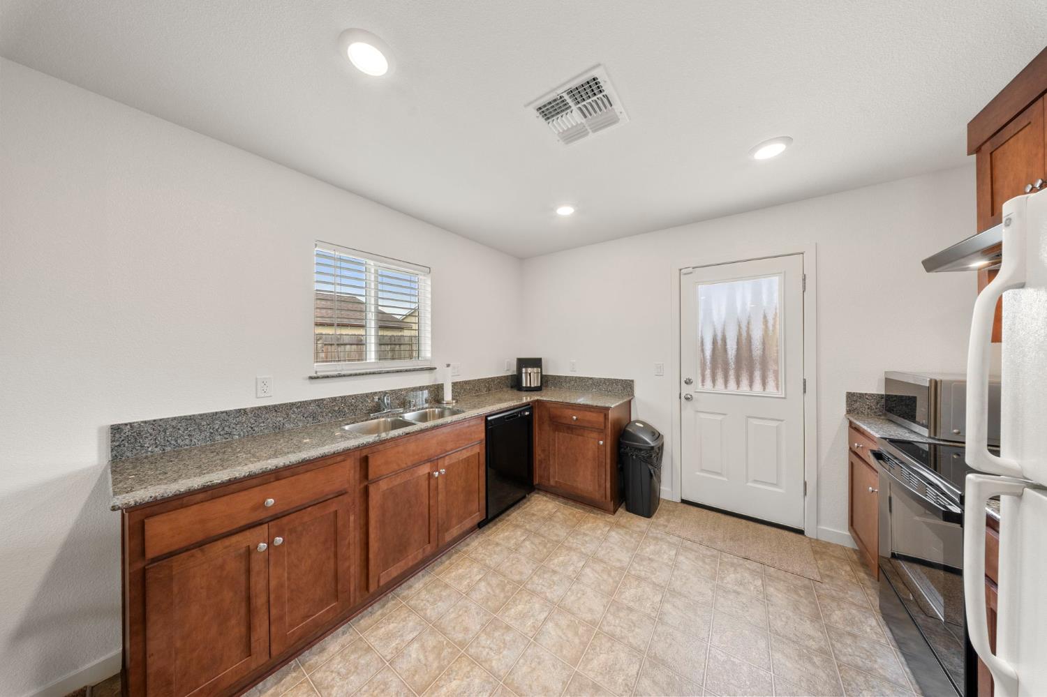 785 Dean Ct, Merced, CA 95341