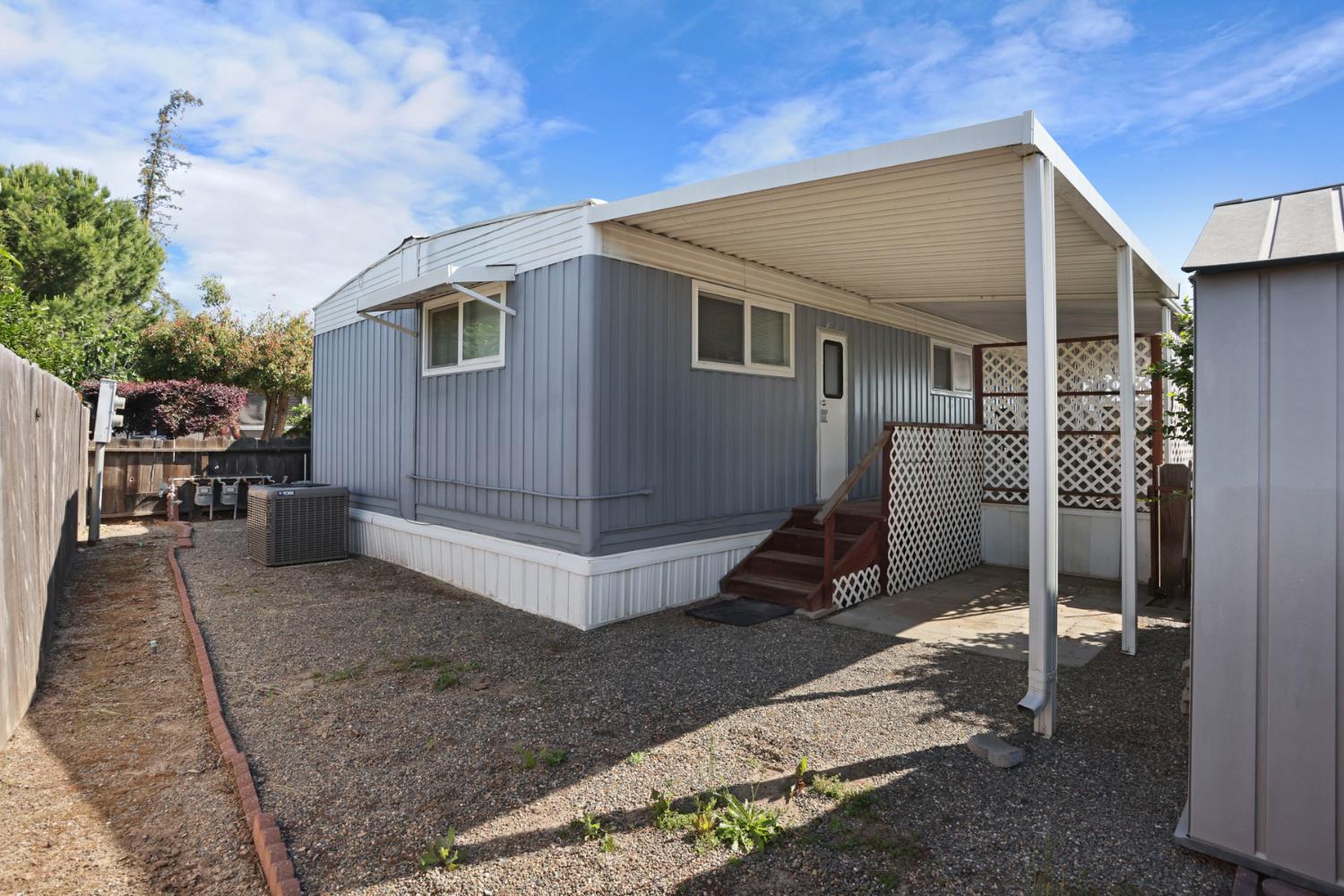 2505 Jackson Ave, Escalon, CA 95320