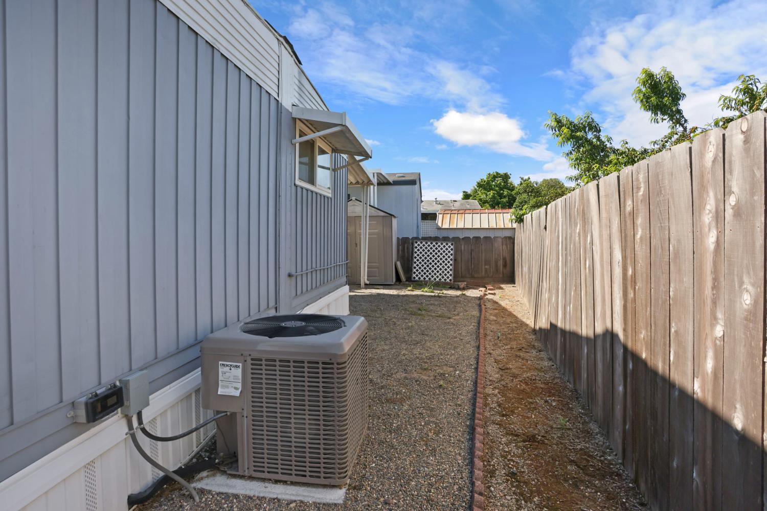 2505 Jackson Ave, Escalon, CA 95320
