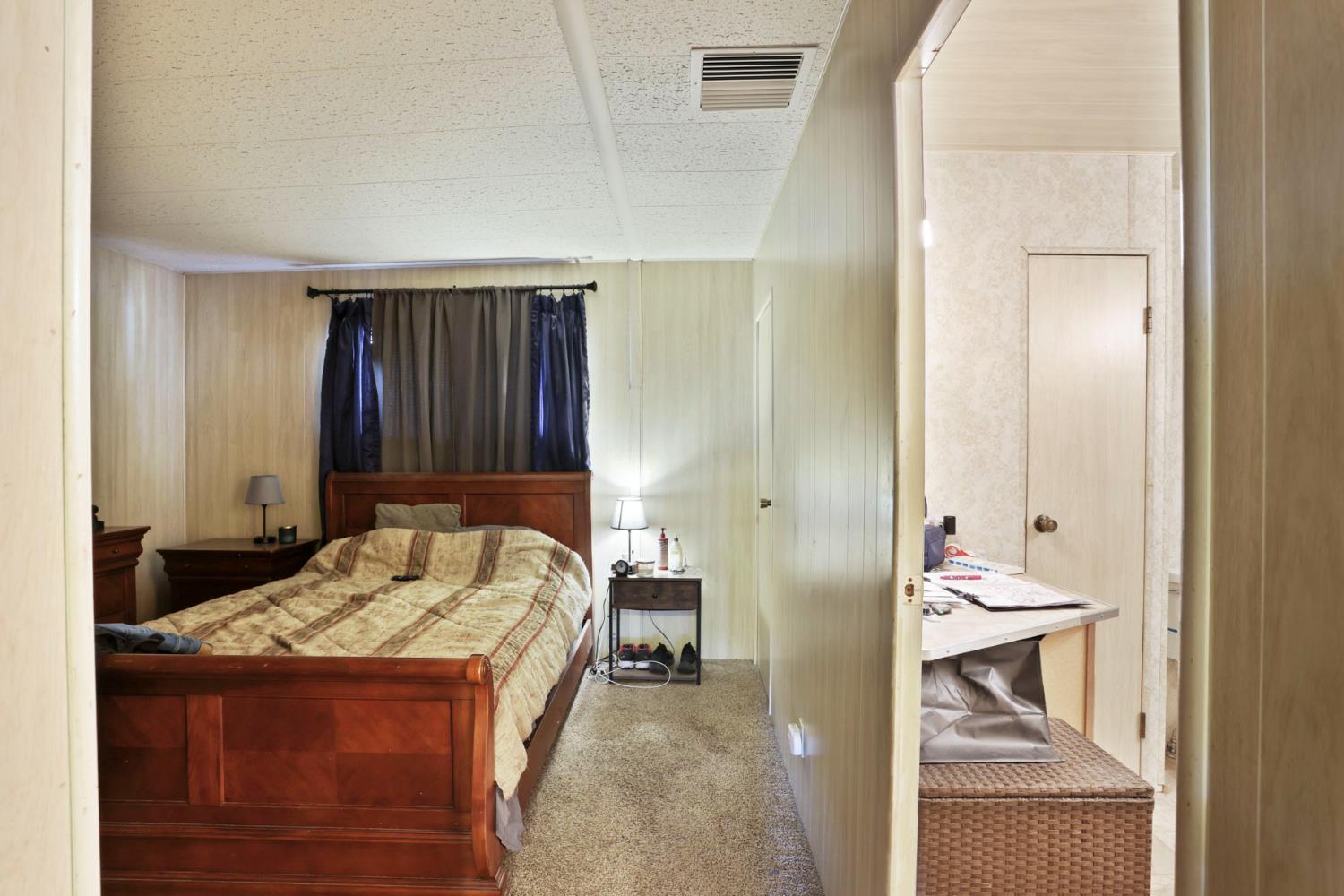2505 Jackson Ave, Escalon, CA 95320