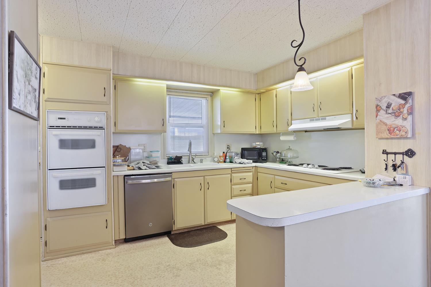 2505 Jackson Ave, Escalon, CA 95320