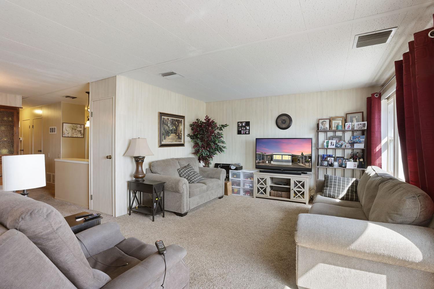 2505 Jackson Ave, Escalon, CA 95320
