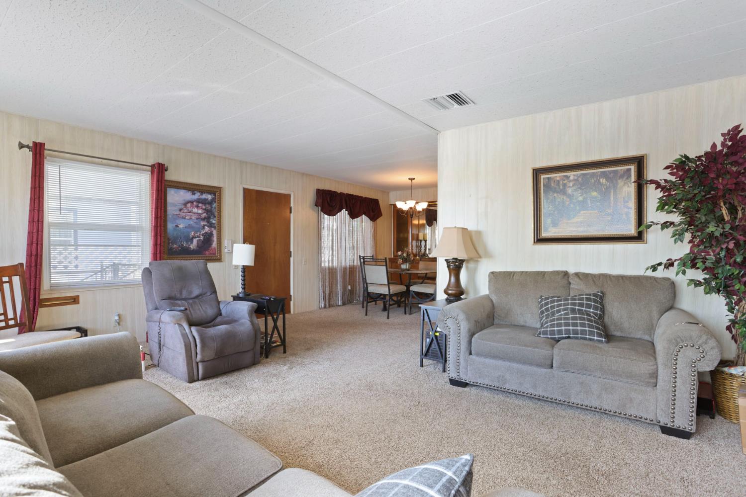 2505 Jackson Ave, Escalon, CA 95320