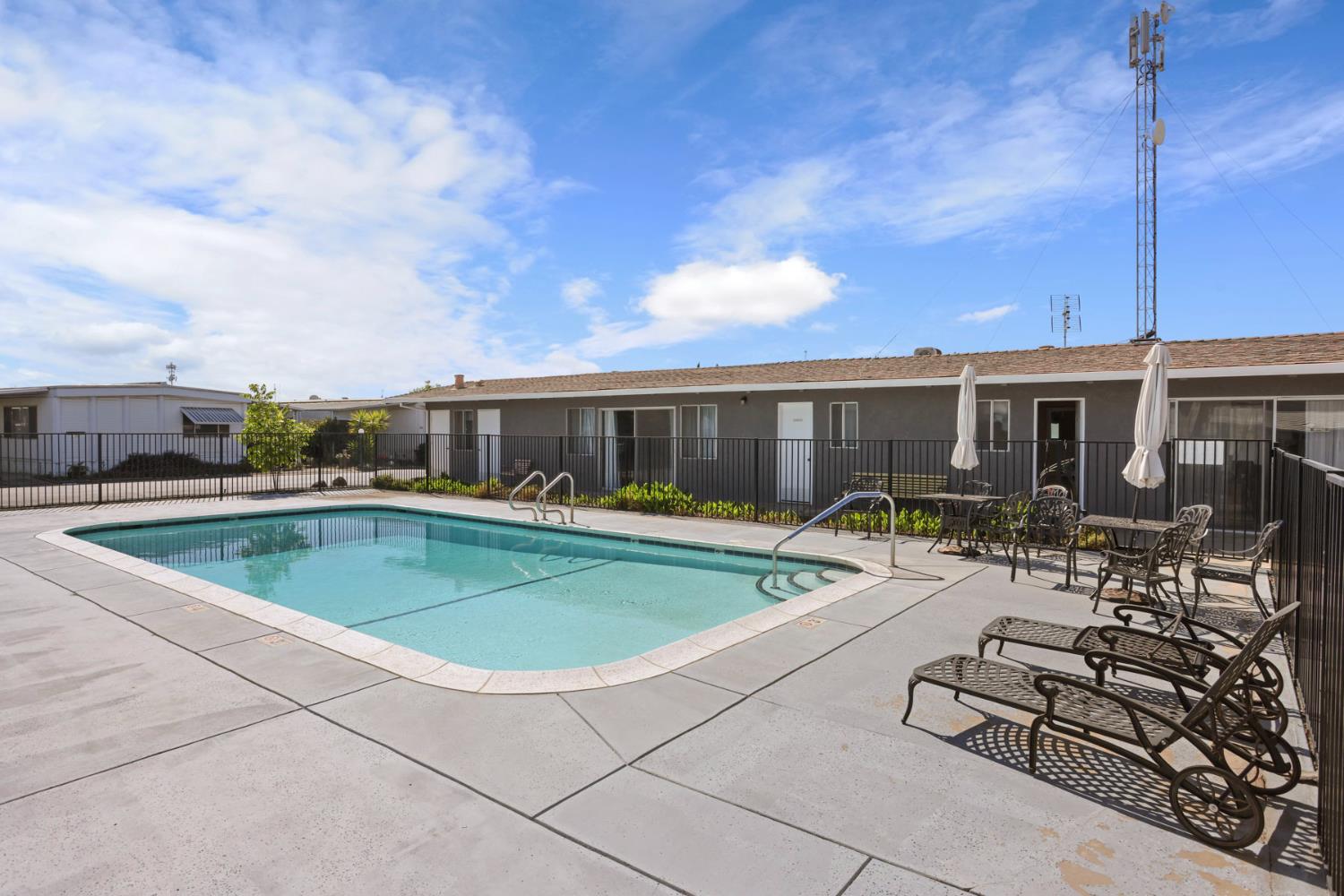 2505 Jackson Ave, Escalon, CA 95320