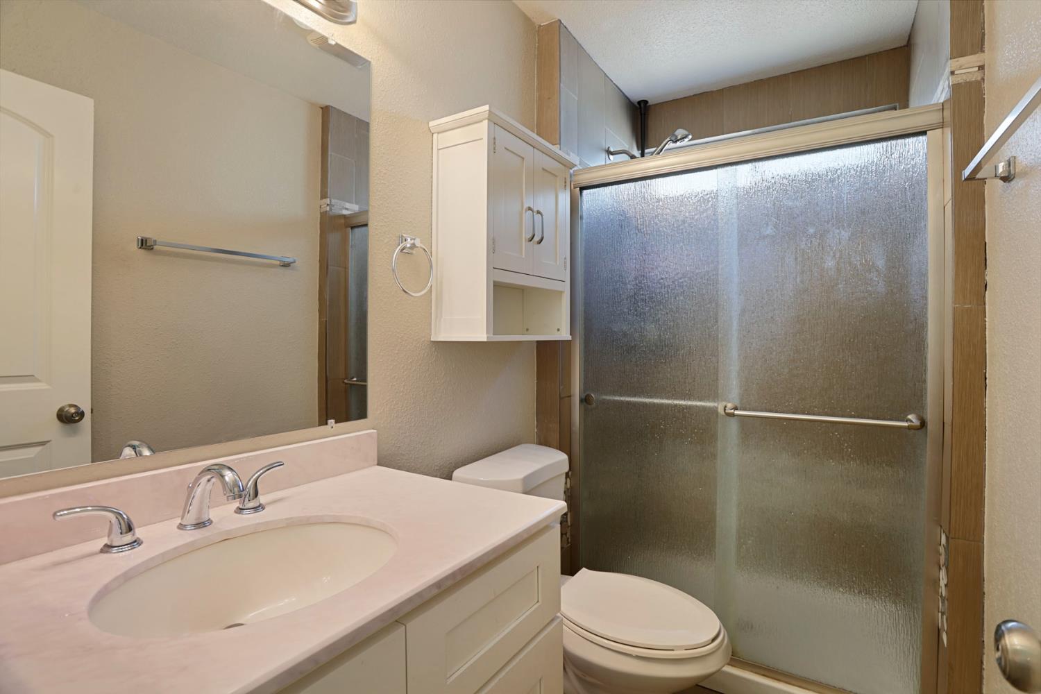 825 Buckingham Dr, Manteca, CA 95336
