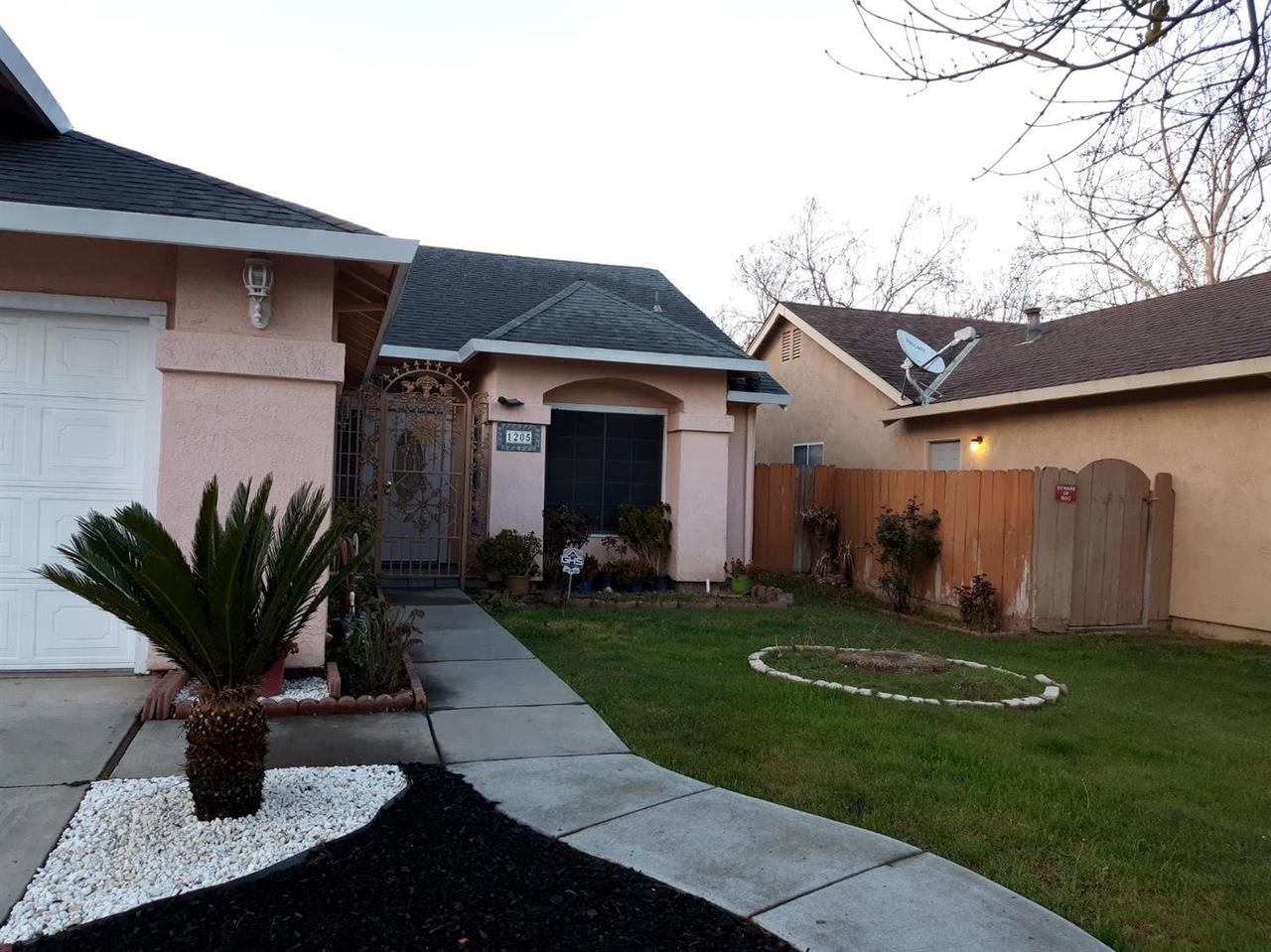 1205 Cribari Dr, Modesto, CA 95358