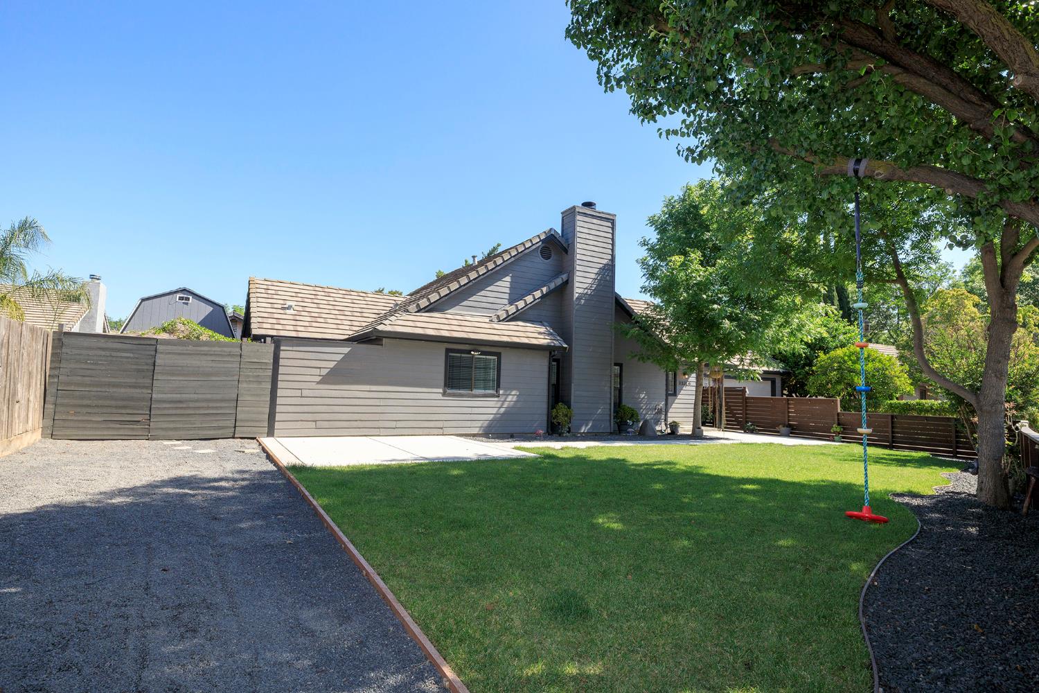 2325 Manor Oak Dr, Modesto, CA 95355