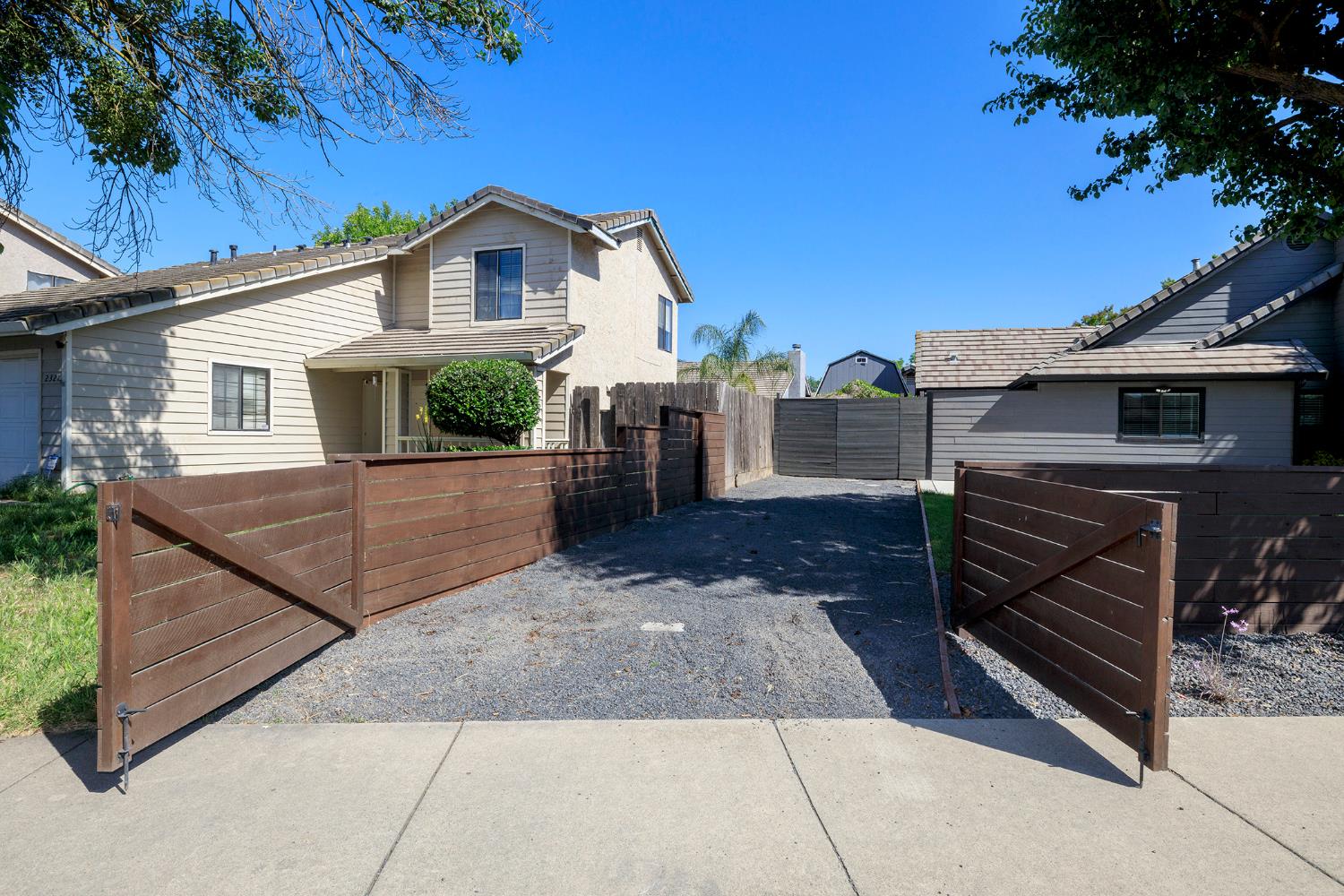 2325 Manor Oak Dr, Modesto, CA 95355
