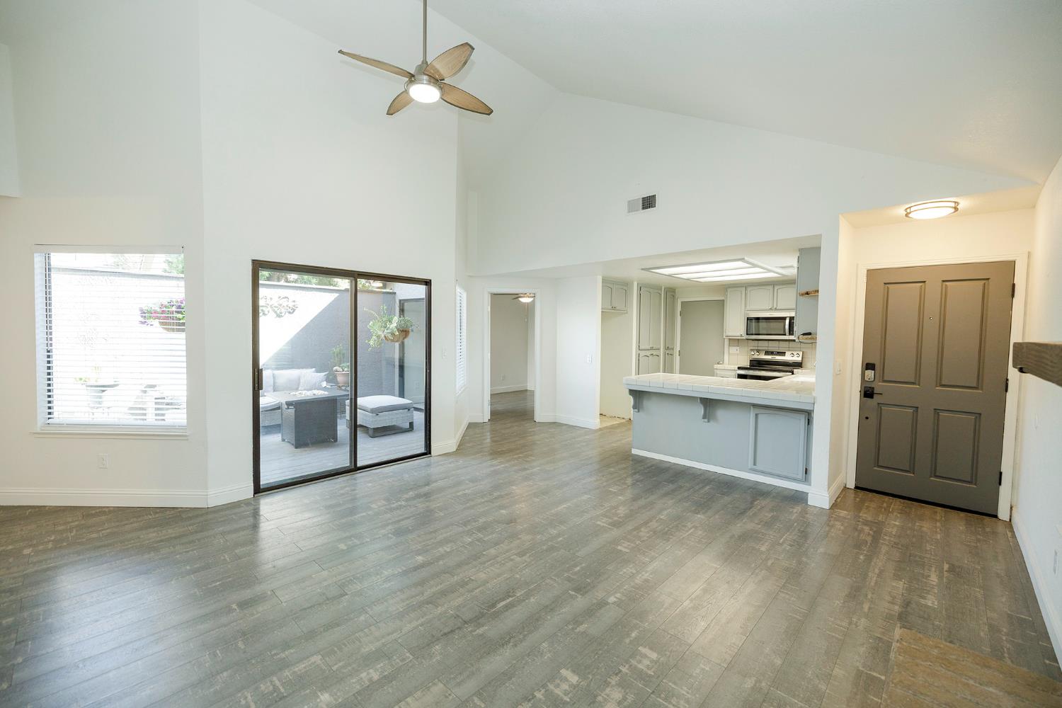 2325 Manor Oak Dr, Modesto, CA 95355