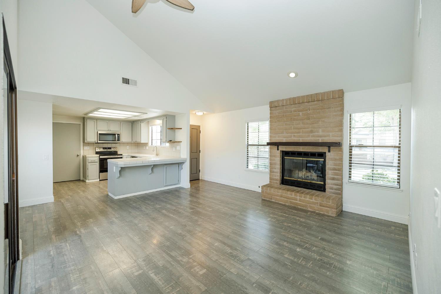 2325 Manor Oak Dr, Modesto, CA 95355