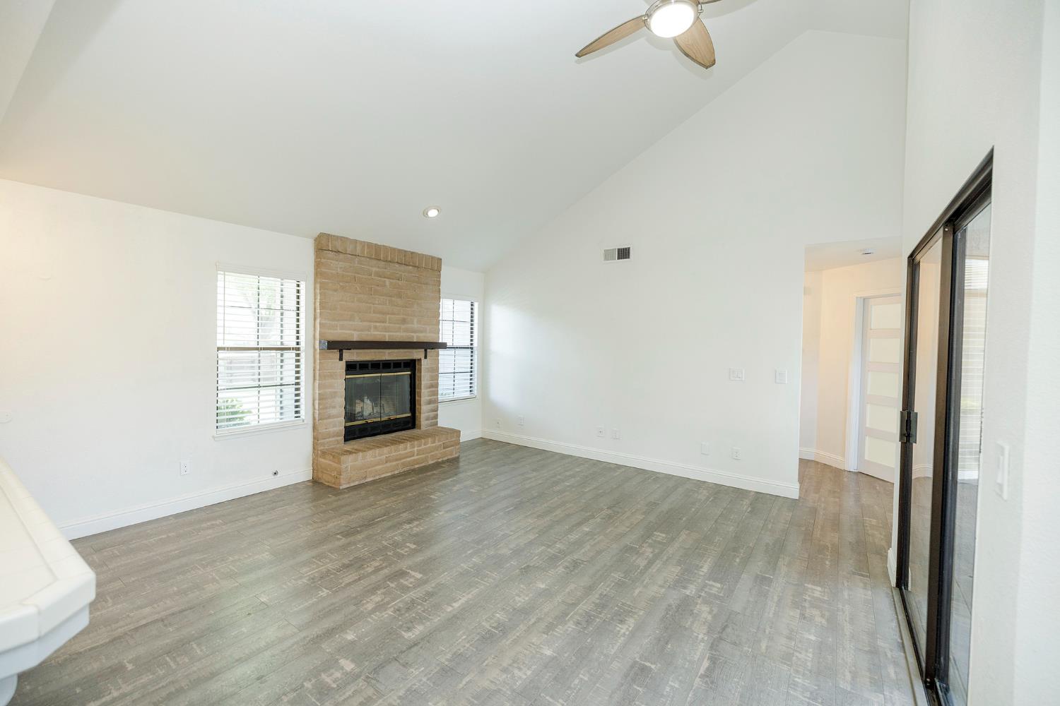 2325 Manor Oak Dr, Modesto, CA 95355