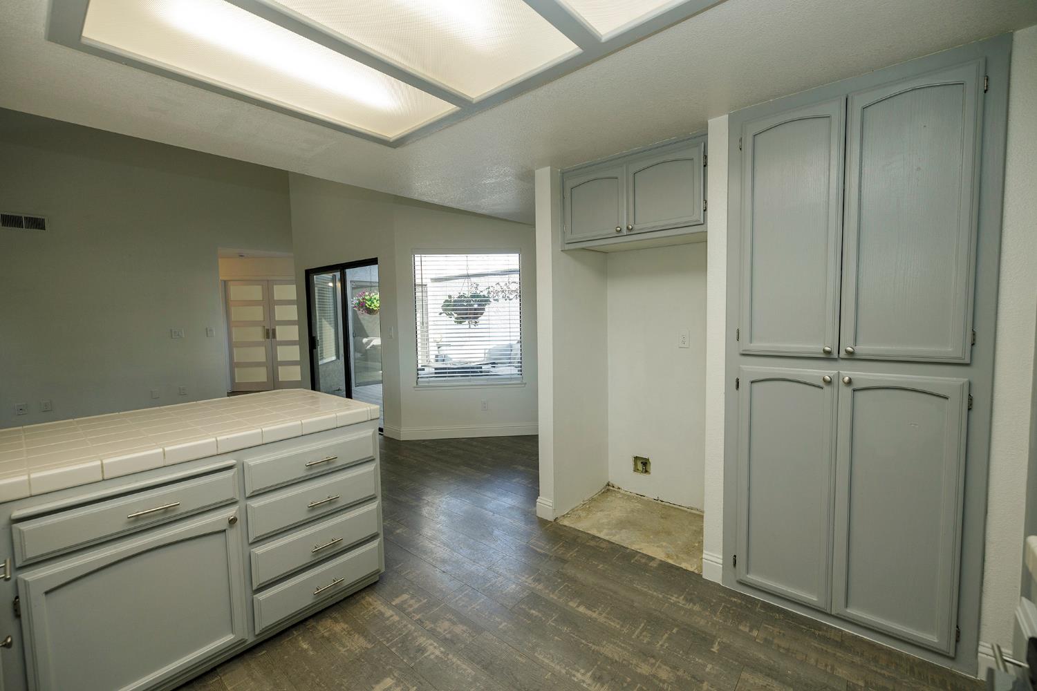 2325 Manor Oak Dr, Modesto, CA 95355