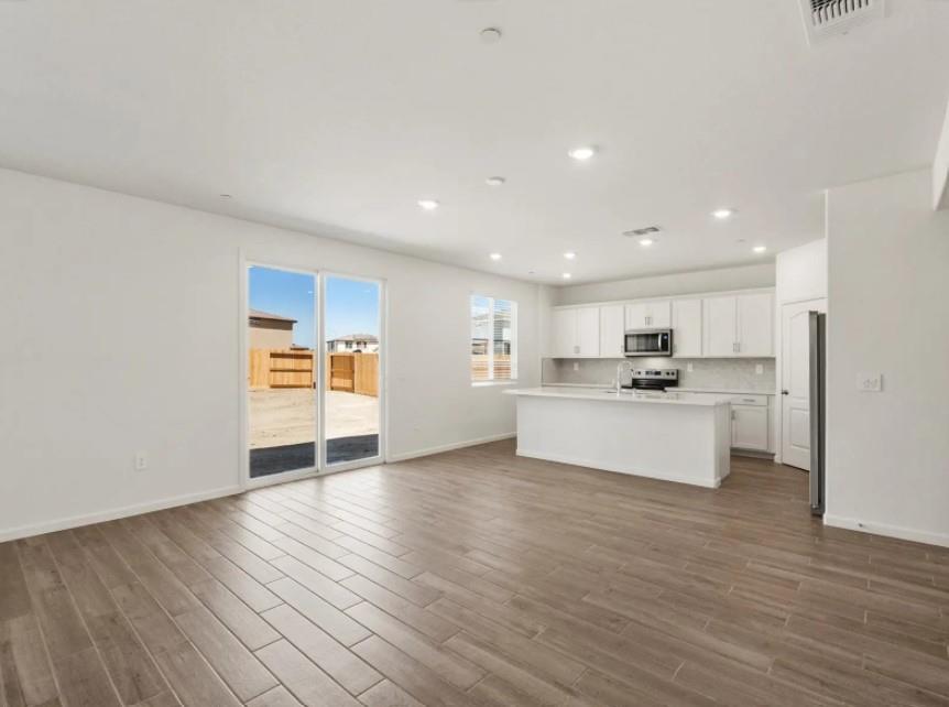 2261 Hewins St, Manteca, CA 95337