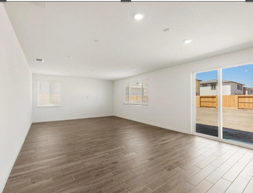2261 Hewins St, Manteca, CA 95337