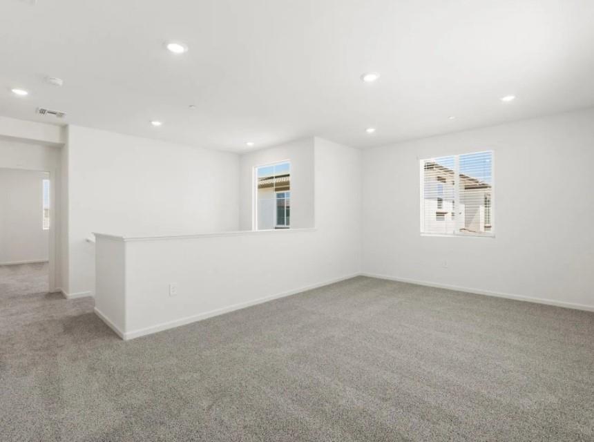 2261 Hewins St, Manteca, CA 95337