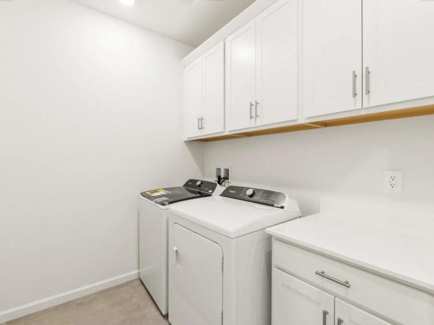 2261 Hewins St, Manteca, CA 95337