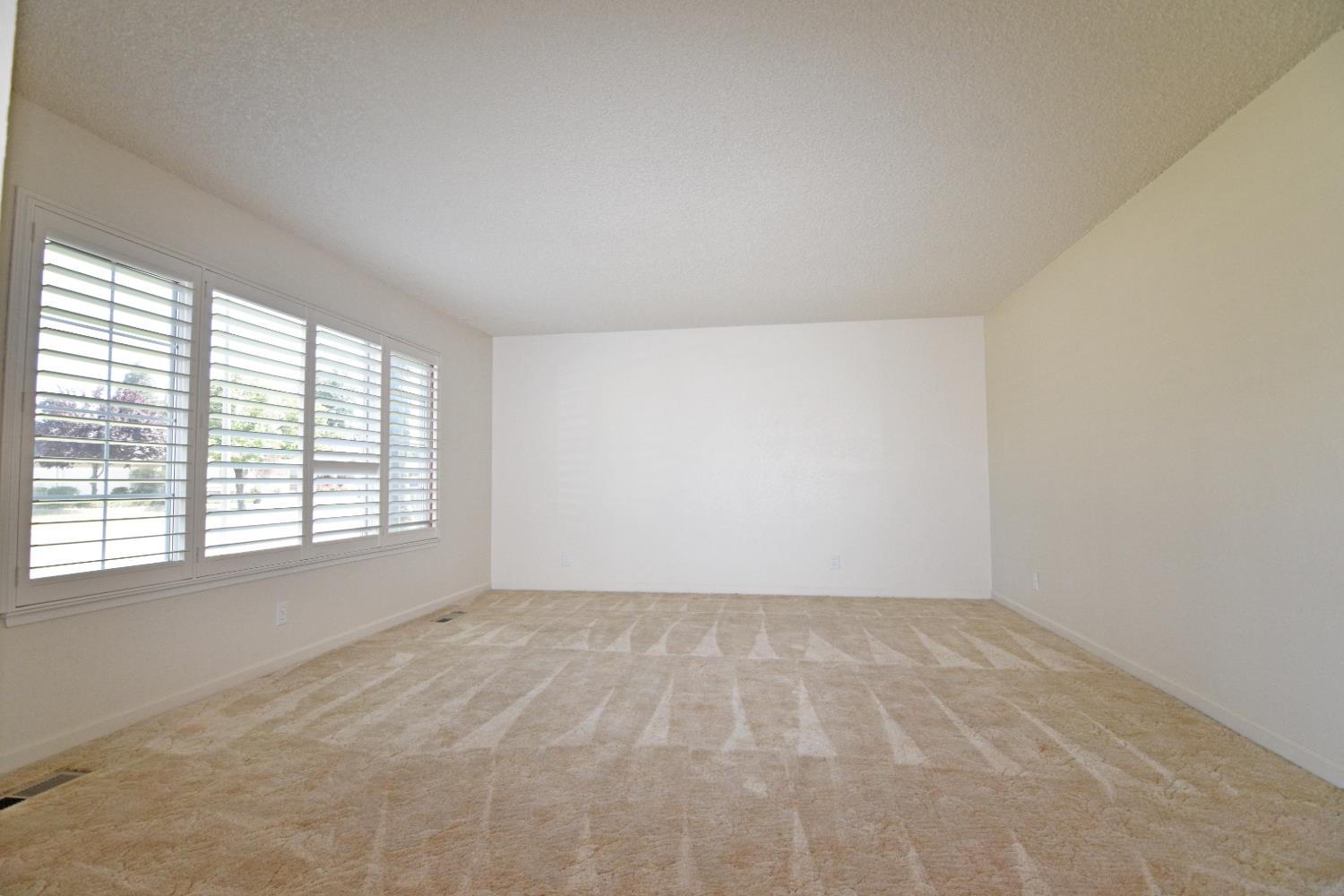 1661 Smith Dr, Turlock, CA 95382