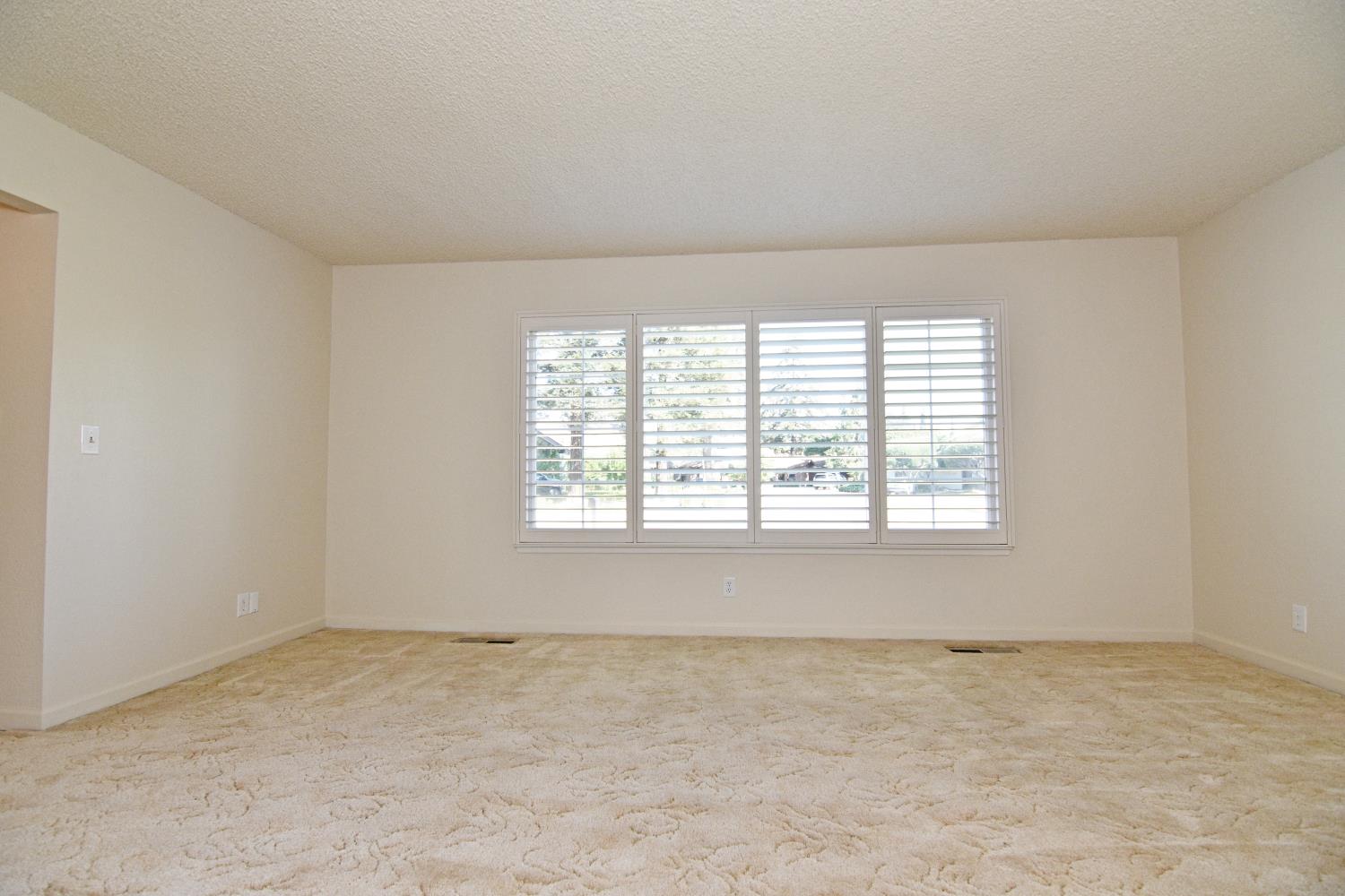1661 Smith Dr, Turlock, CA 95382