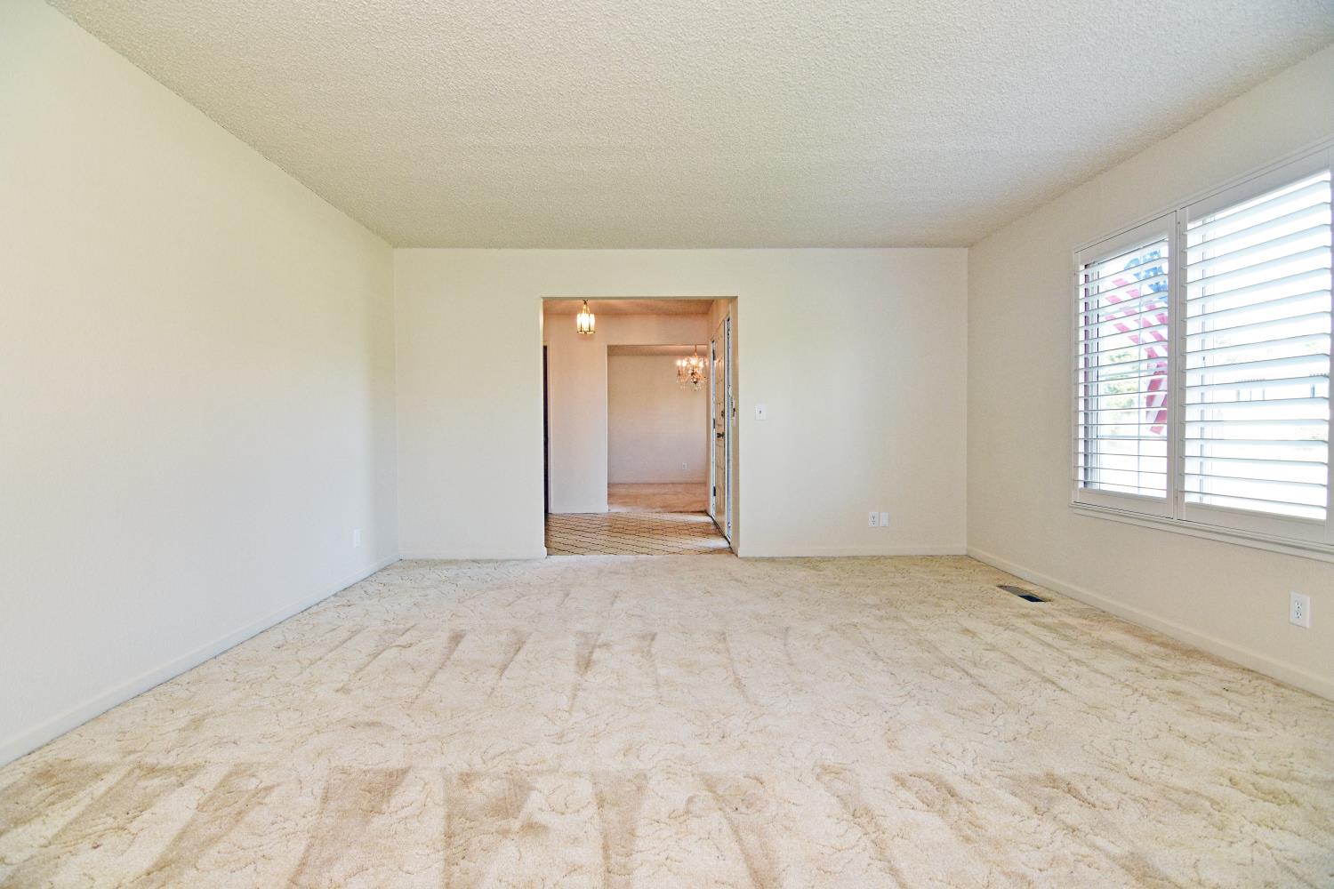 1661 Smith Dr, Turlock, CA 95382