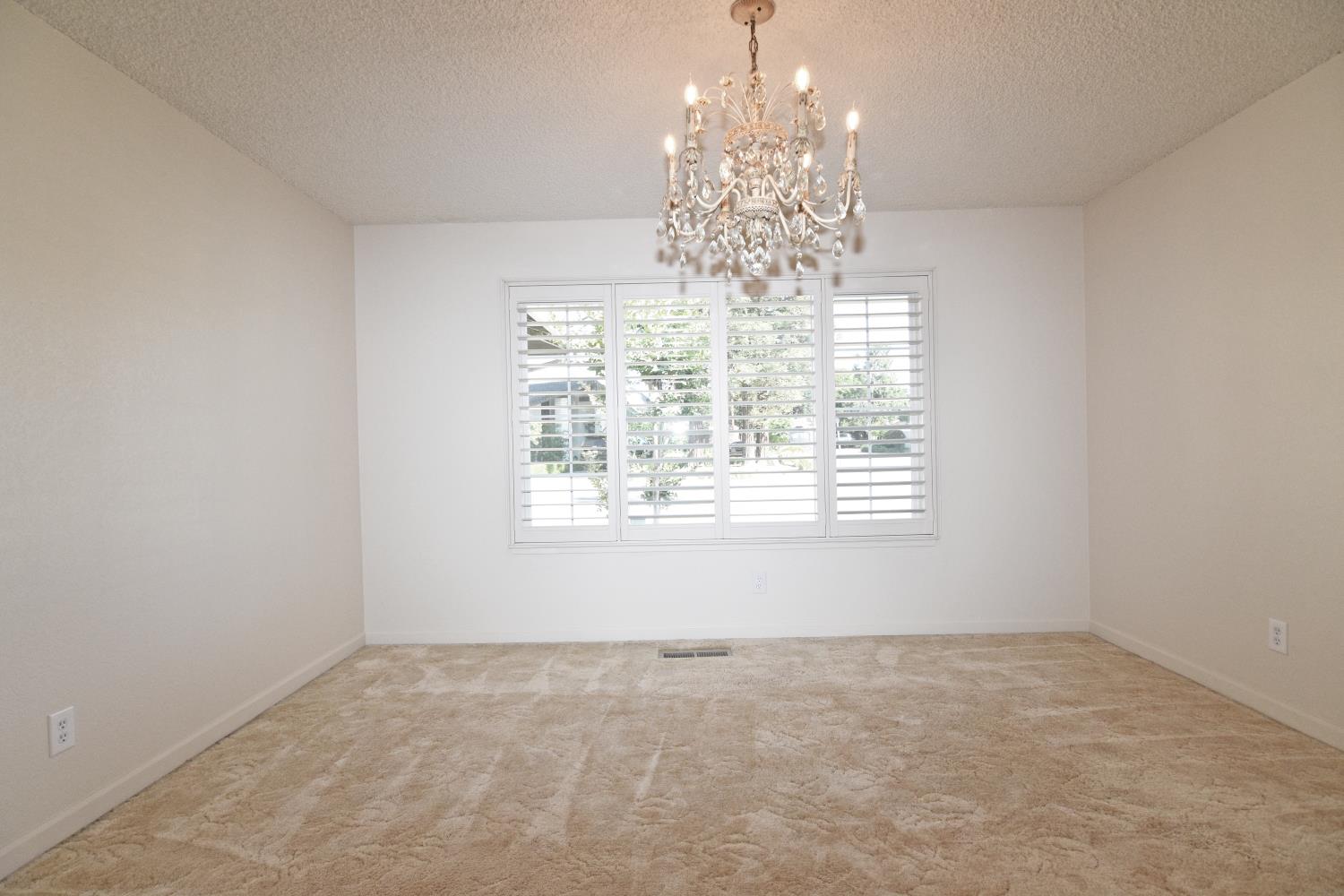 1661 Smith Dr, Turlock, CA 95382