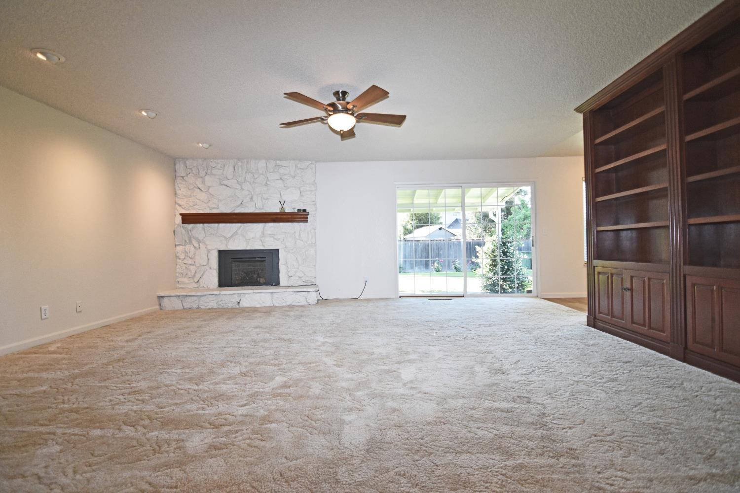 1661 Smith Dr, Turlock, CA 95382