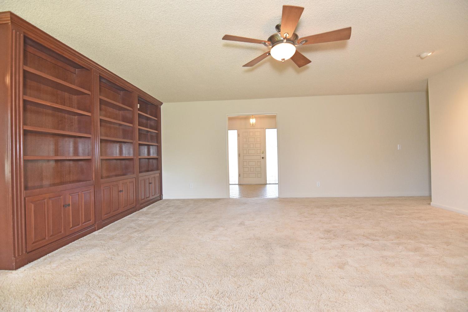 1661 Smith Dr, Turlock, CA 95382