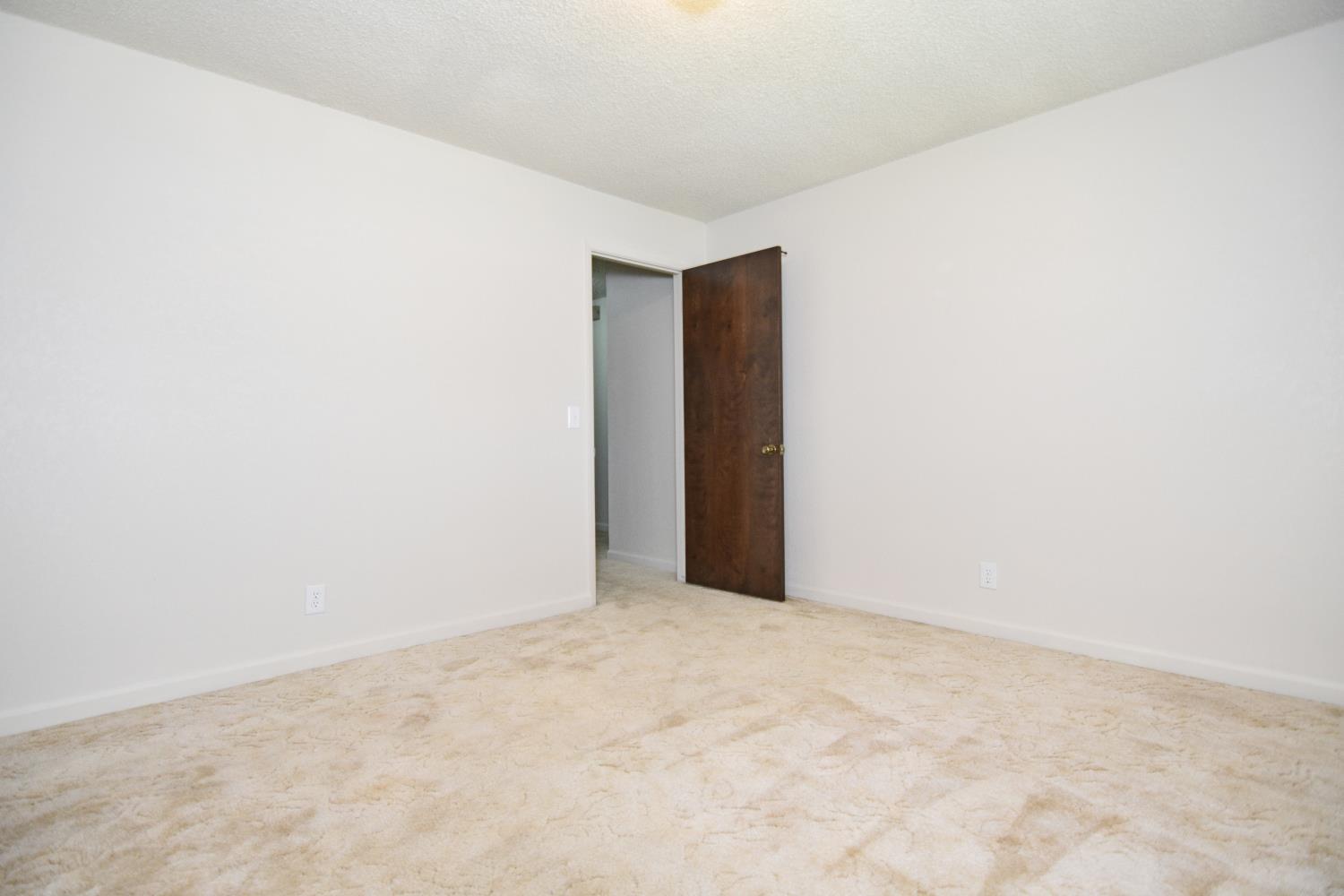 1661 Smith Dr, Turlock, CA 95382