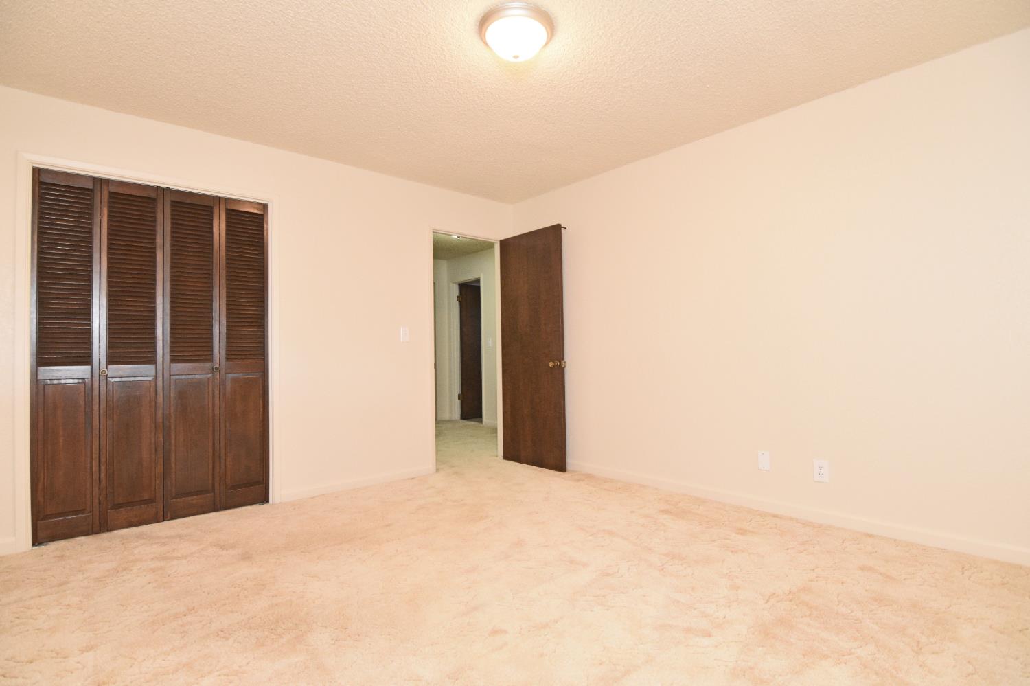 1661 Smith Dr, Turlock, CA 95382